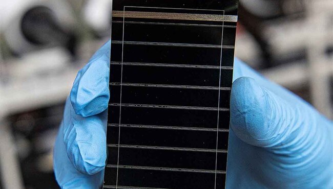 Cella solare perovskite da record: efficienza al 26,08% e resistenza termica straordinaria dalla Cina